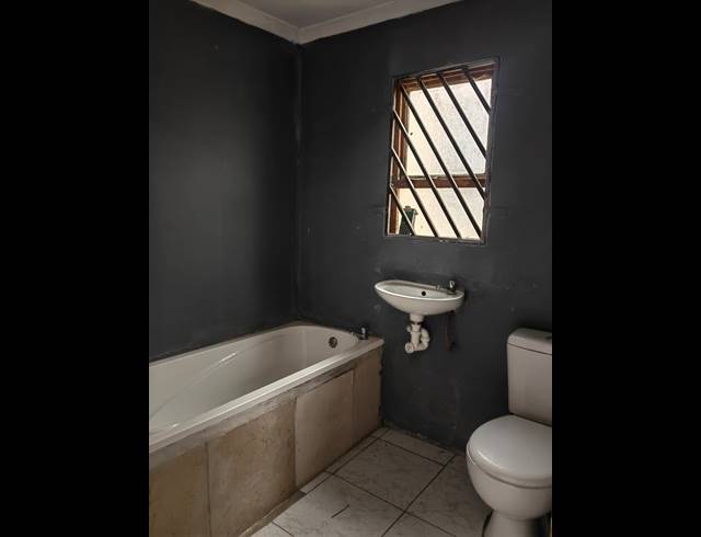 2 BEDROOM FREESTANDING FOR SALE IN MFULENI